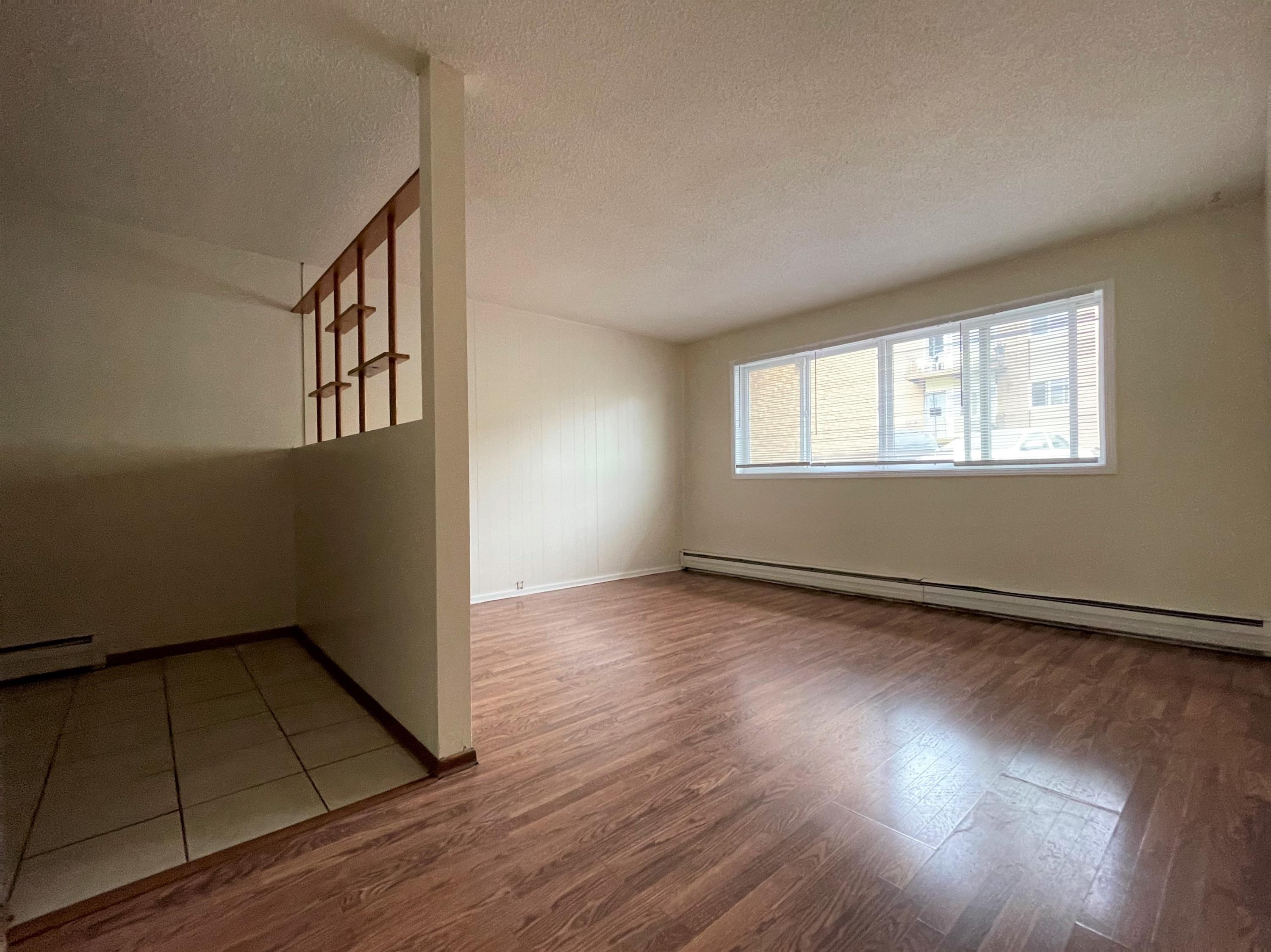 4045 Robinson St.-6