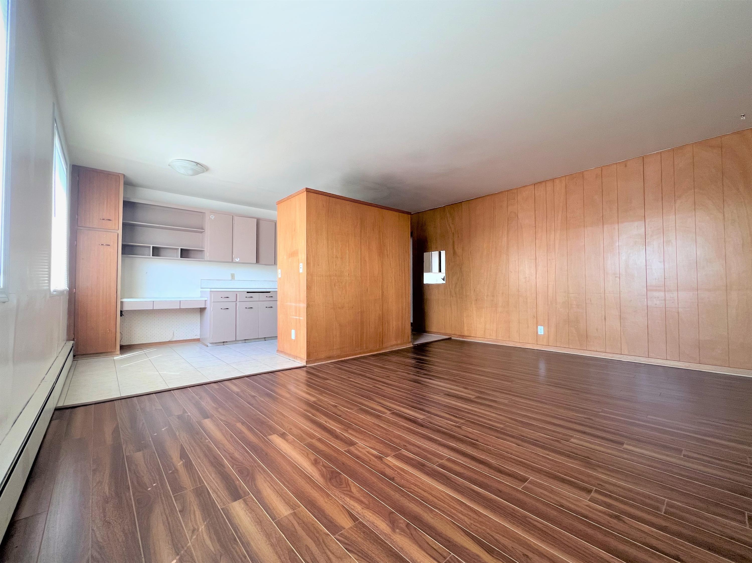 1600 Alexandra St.-11