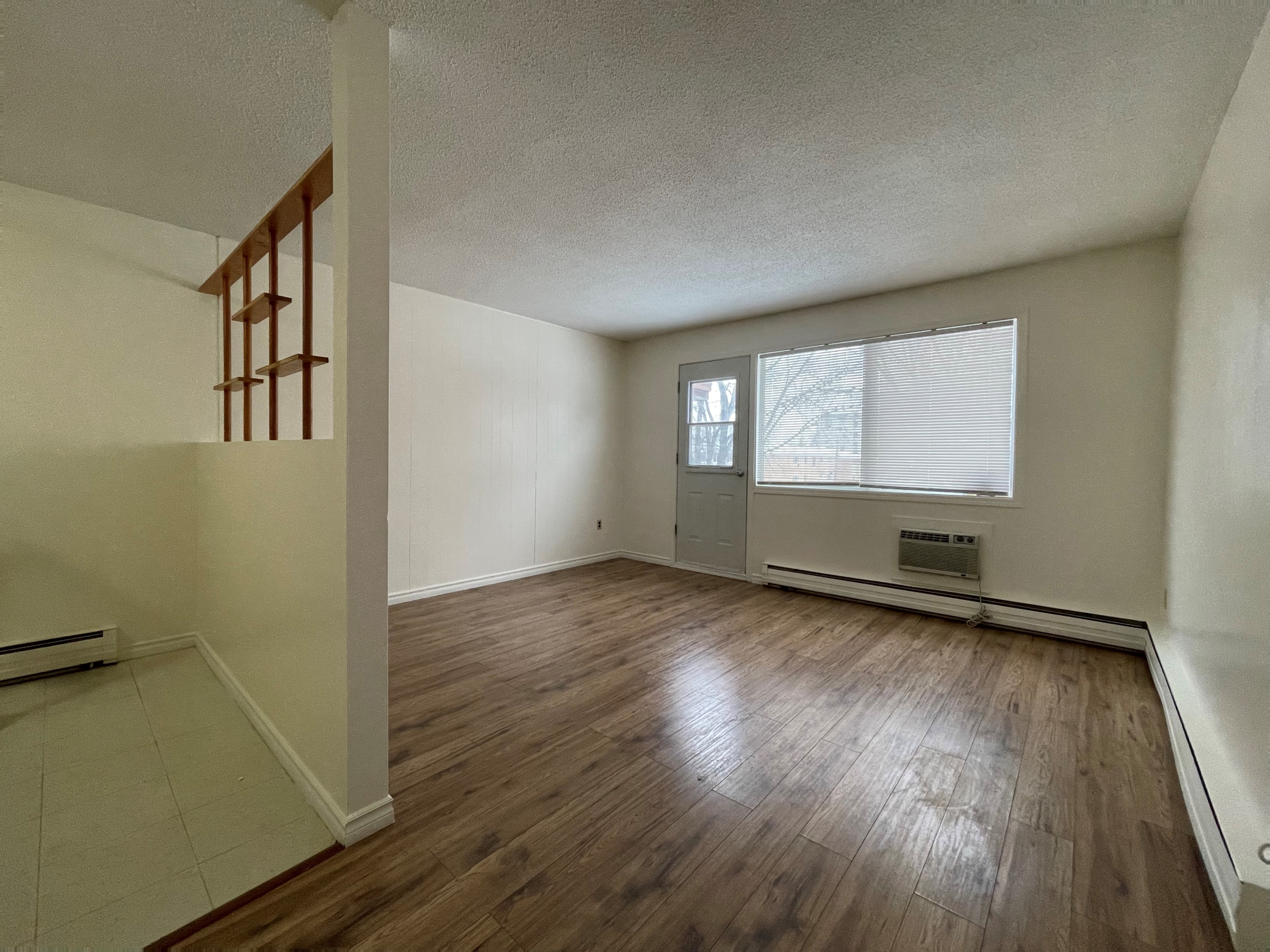 4040 Retallack St.-35