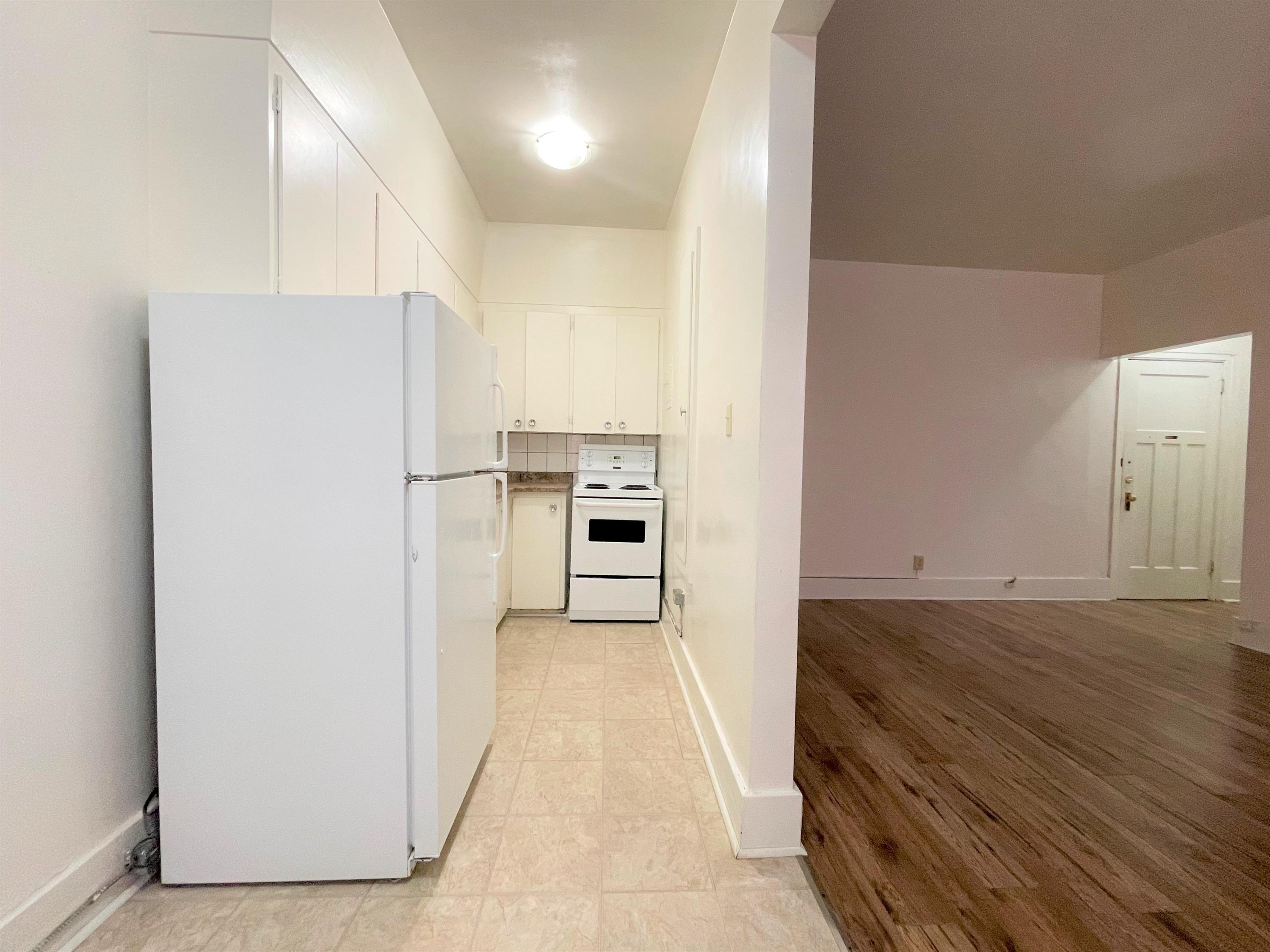 2231 Albert St.-16
